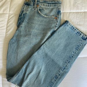 Super cute Zara jeans mom style jeans